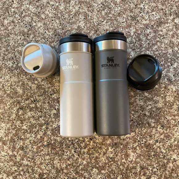 Stanley Classic Trigger Action Travel Mugs Set of 2 Charcoal and light gray 16oz - Picture 4 of 11